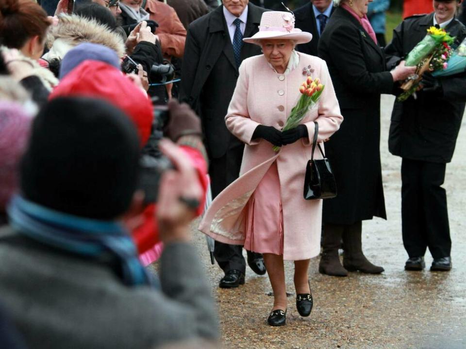 Queen Elizabeth II. verzichtet auf ihren Kirchenbesuch (Bild: imago images/Paul Marriott)