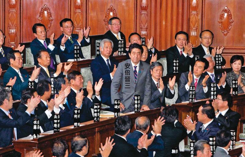 安倍晉三擔任首相長達3,188天，立下難以超越的「安倍障礙」。（翻攝安倍晉三臉書）