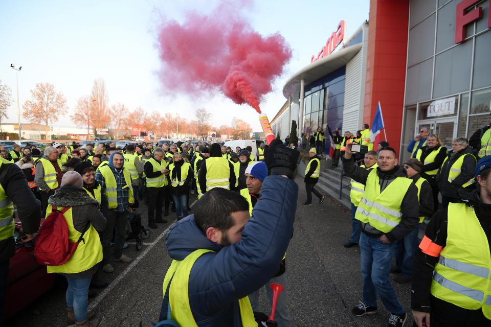 Prix du carburant : la France voit jaune