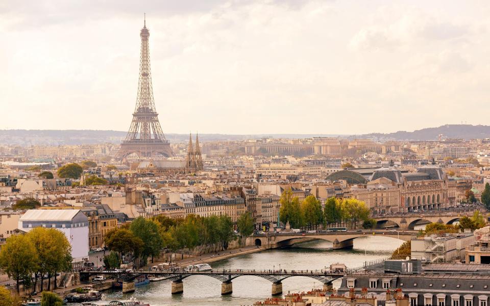 View of the Seine - Alexander Spatari