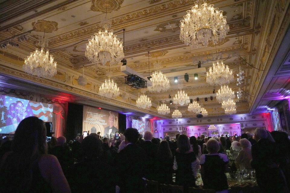 Crowd at Trumpettes' Mar-a-Lago gala for Donald Trump showed more exuberance for Tucker Carlson's interview with Vladimir Putin than TV actor Lee Majors' praise of Ronald Reagan.