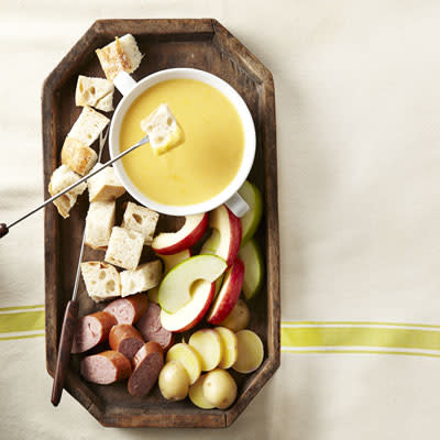 Cheddar-Beer Fondue