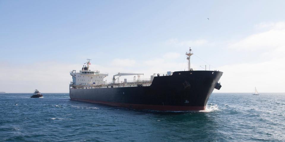 Crude oil tanker