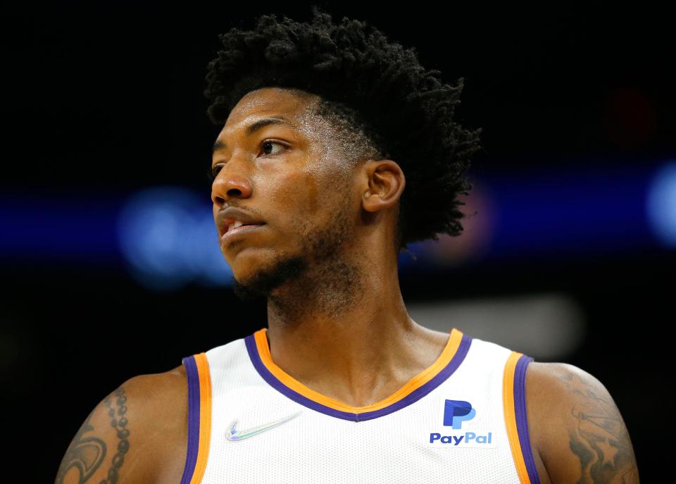 December 6, 2021; Phoenix, USA; Suns' Elfrid Payton (2) walks onto the court during the first half at the Footprint Center. Patrick Breen-Arizona Republic