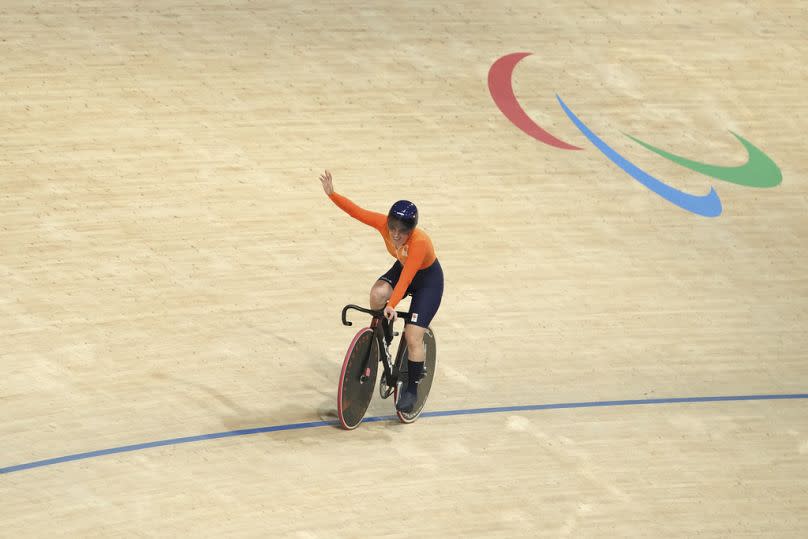 Caroline Groot of the Netherlands reacts after winning the gold medal in the final of the women's C4-5 500m time trial, 29.08.2024 in Saint-Quentin-en-Yvelines