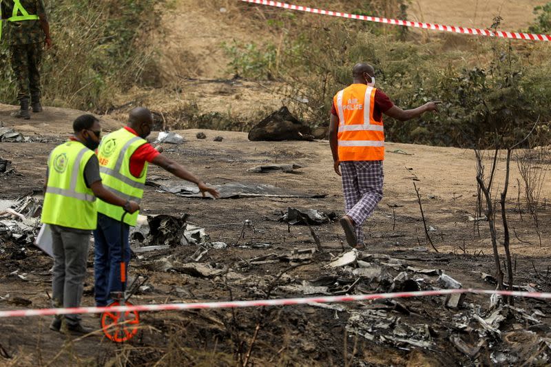 Nigerian military plane crashes on approach to Abuja airport