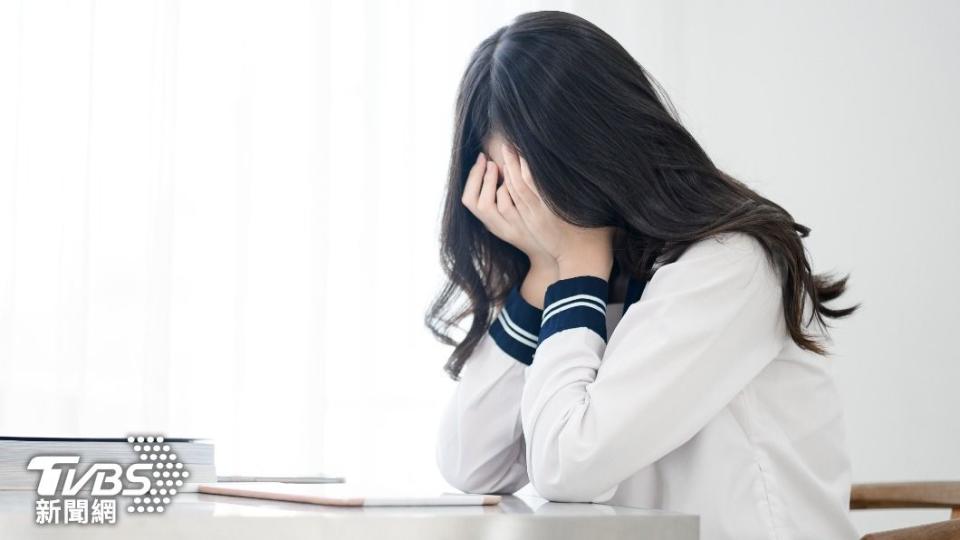 日本女學生以為下海很好賺，遇到70歲男被嚇壞。（示意圖／Shutterstock達志影像）