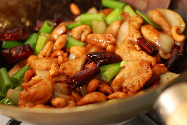 Chicken with cashew nuts