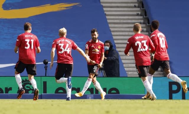 Bruno Fernandes, centre, celebrates his late winner