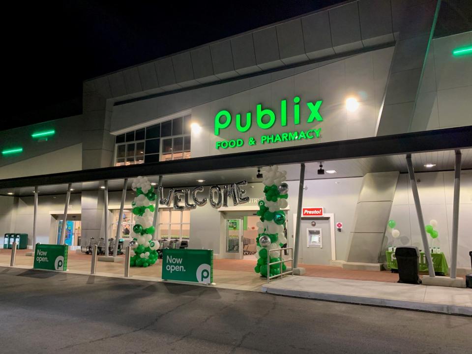 Publix Super Markets opened a new store Thursday at Town Center at O-Town West in Orlando.