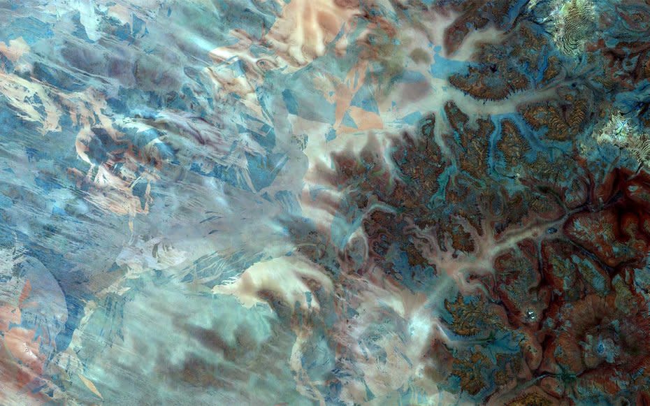 The Sentinel-2A satellite takes us over the Gibson Desert in Western Australia.