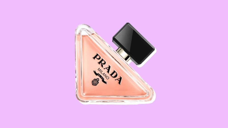 Add a floral scent to your perfume collection with the Paradoxe Eau de Parfum by Prada.