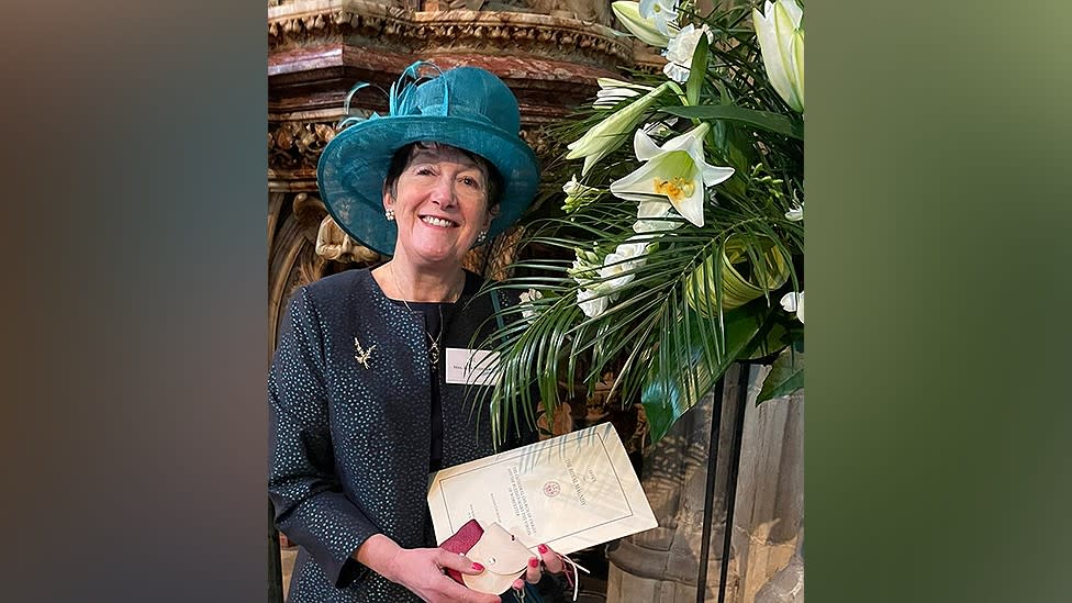 Jean Duerden at Worcester Cathedral with her Maundy money