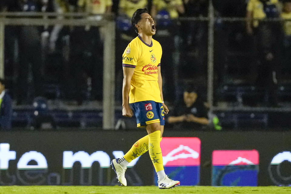 Ramón Juárez, del América, festeja luego de anotar ante Chivas en el clásico, el sábado 14 de septiembre de 2024, en Ciudad de México (AP Foto/Eduardo Verdugo)