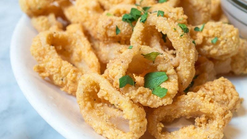 Italian restaurant fried calamari