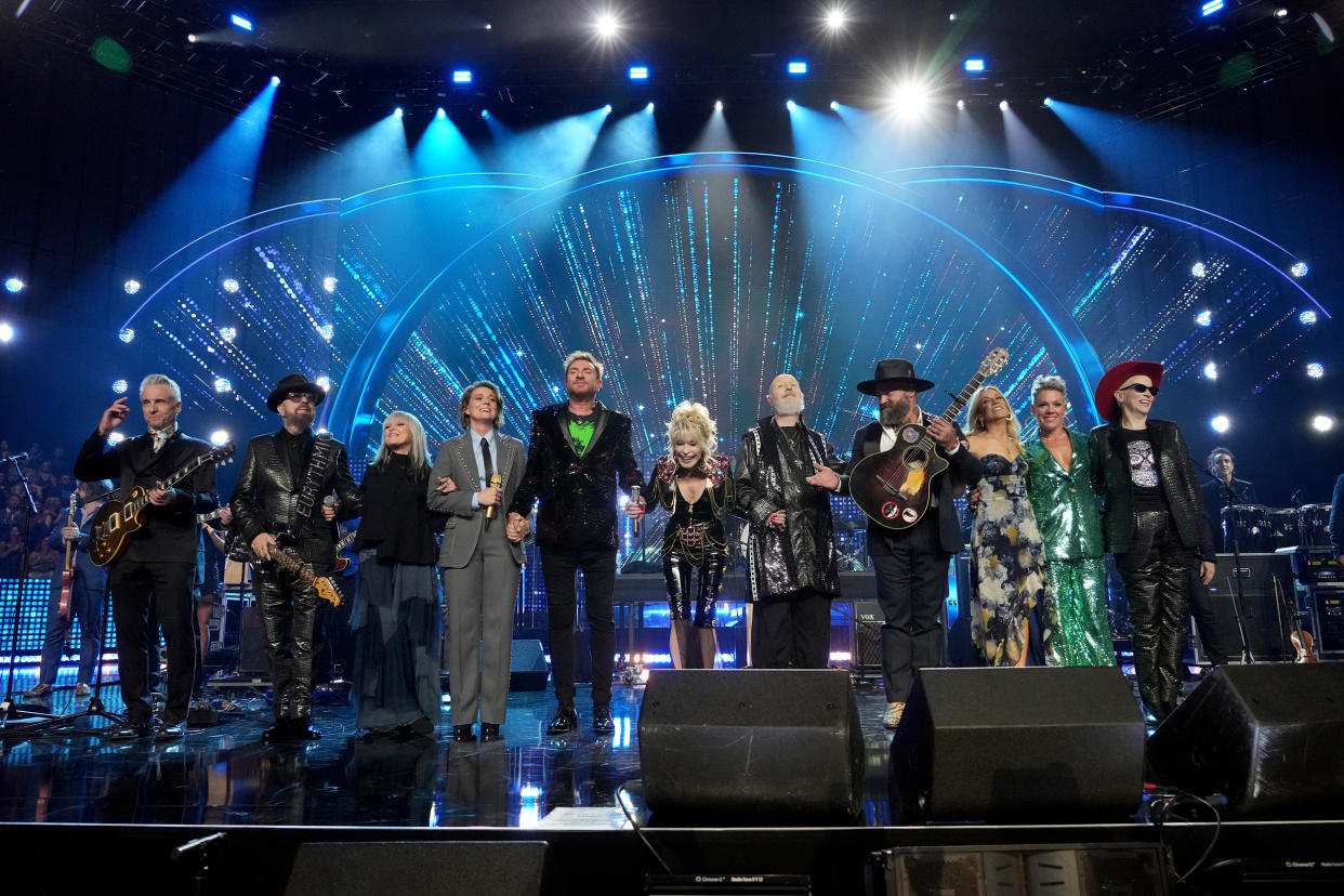 Pat Benatar, Judas Priest, Brandi Carlile, Dolly Parton, Sheryl Crow, P!nk and Annie Lennox perform onstage the 37th Annual Rock & Roll Hall of Fame Induction Ceremony (Kevin Mazur / Getty Images )