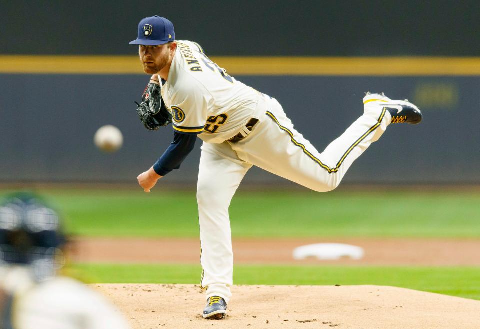 Milwaukee Brewers pitcher Brett Anderson (25) throws against the St. Louis Cardinals during the first inning at American Family Field on Sep 22, 2021, in Milwaukee, Wisconsin.