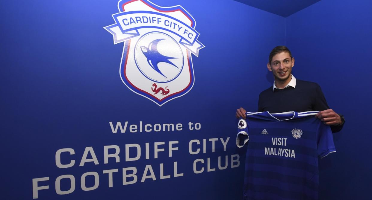 Emiliano Sala wurde als Neuzugang von Cardiff City präsentiert – nun ist er verschwunden. (Bild: Getty Images)