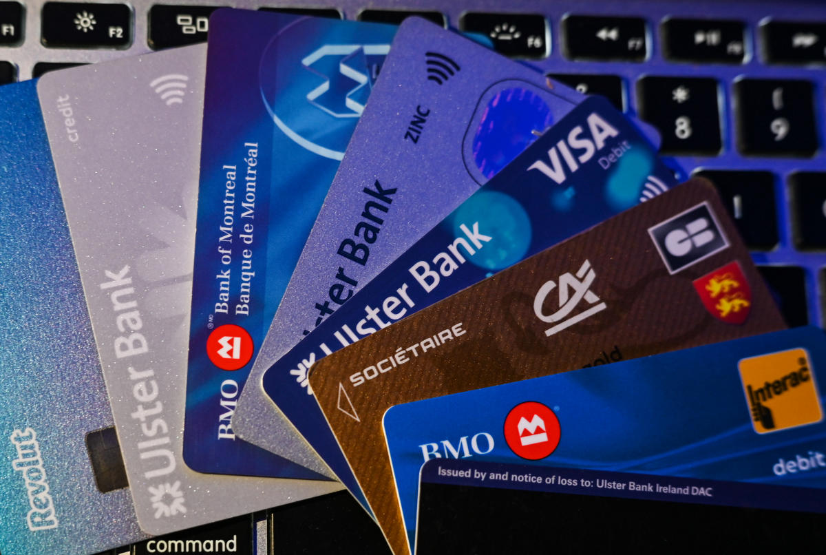 canadians-increasingly-relying-on-credit-cards-as-cost-of-living-soars