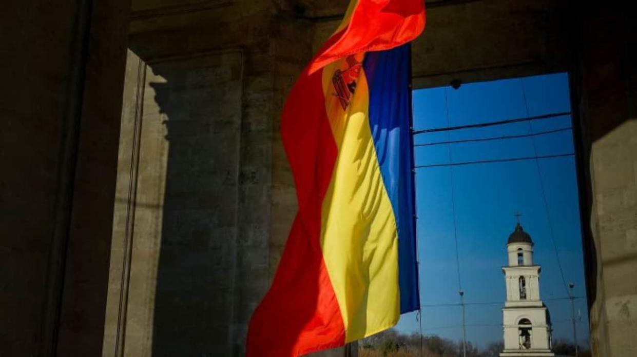 The national flag of Moldova, Chișinău. Photo: Getty Images