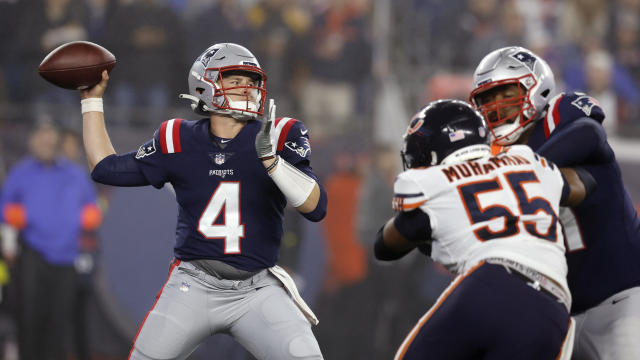 Chicago, Illinois, USA. 21st Oct, 2018. - Bears #16 Pat O'Donnell has his  punt blocked by Patriots #54 Dont'a Hightower during the NFL Game between  the New England Patriots and Chicago Bears