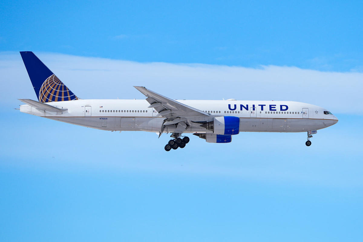 San Francisco United flight bound for Boston diverted due to wing damage -  CBS San Francisco