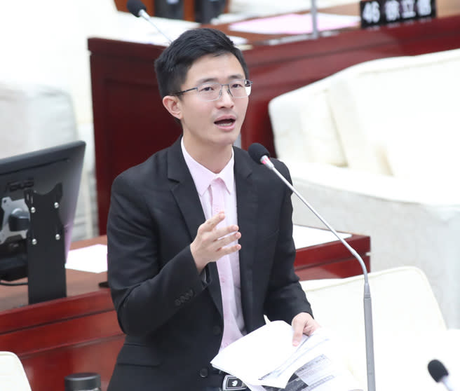 新黨台北市議員侯漢廷質疑，台南市政府多項前瞻預算使用有問題。（資料照／鄭任南攝）