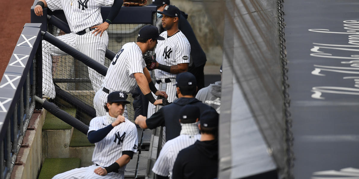 At age 70, Yankees fan gets to live out her dream of being a bat girl