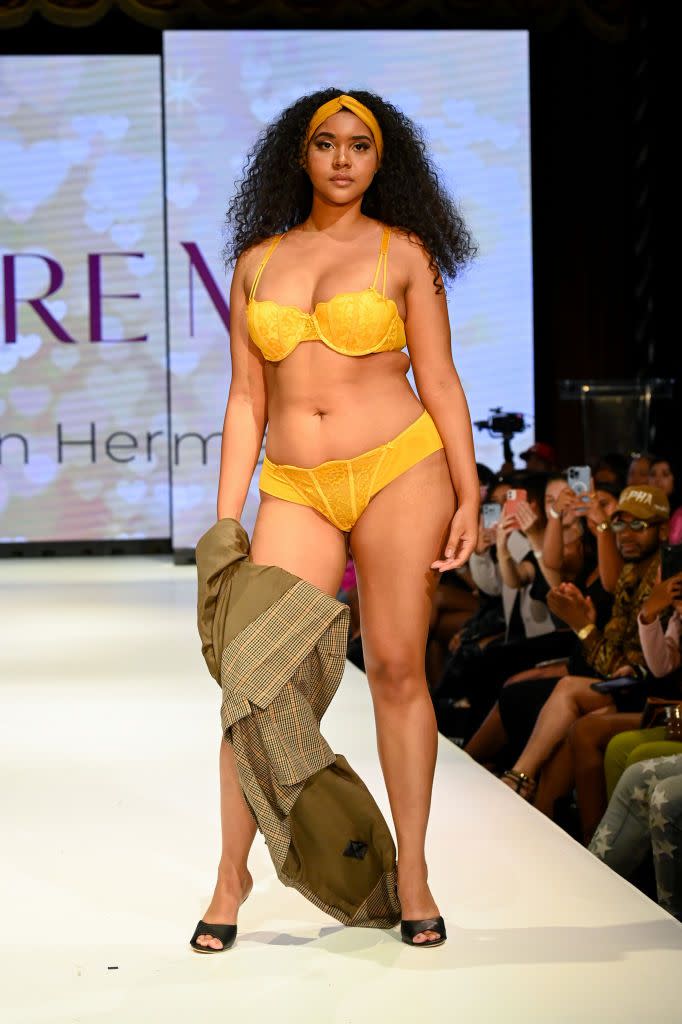 new york, new york september 09 a model walks the runway for adore me fashion show produced by hitechmoda productions, september 9, 2022 in new york city photo by slaven vlasicgetty images for nyfw hitechmoda