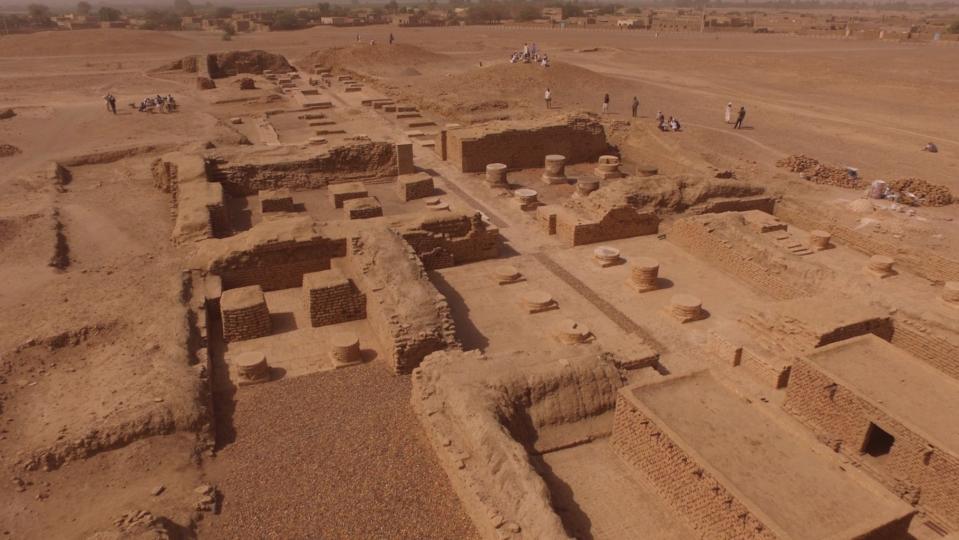 The statue parts were found in a temple (main gate shown here) dedicated to the god Amun. <cite>M. Tohami/© Berber-Abidiya Archaeological Project</cite>