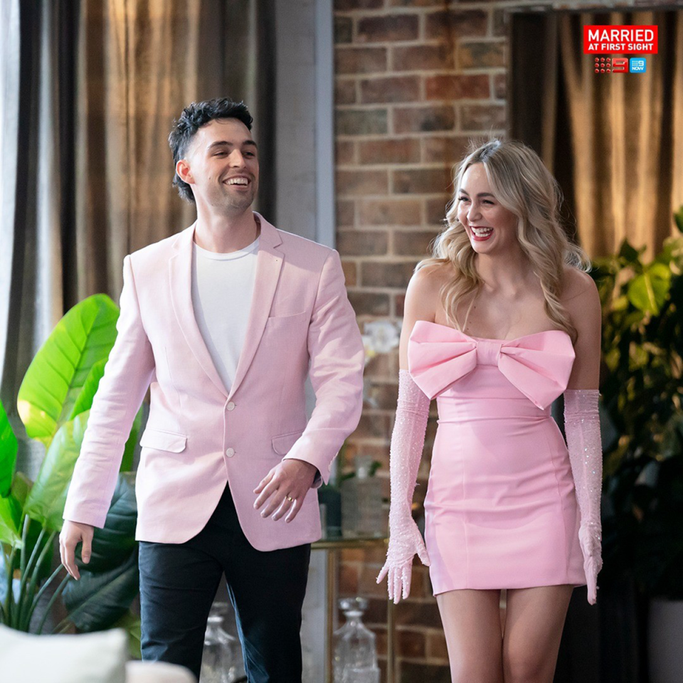 MAFS’ Ollie and Tahnee wearing pink at the final dinner party.