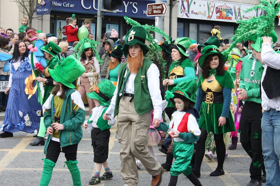 St. Patrick’s Day parade. <a href="https://commons.wikimedia.org/wiki/File%3ASt_Patricks_Day%2C_Downpatrick%2C_March_2011_(045).JPG" rel="nofollow noopener" target="_blank" data-ylk="slk:Ardfern (Own work).;elm:context_link;itc:0;sec:content-canvas" class="link ">Ardfern (Own work).</a>, <a href="http://creativecommons.org/licenses/by-sa/4.0/" rel="nofollow noopener" target="_blank" data-ylk="slk:CC BY-SA;elm:context_link;itc:0;sec:content-canvas" class="link ">CC BY-SA</a>