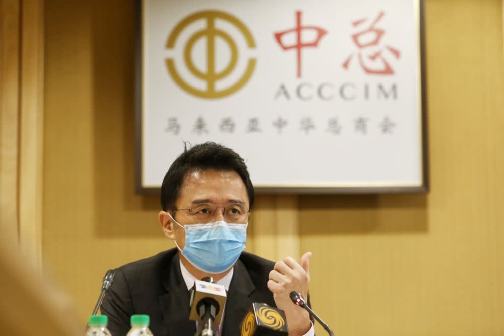 Tan Sri Ter Leong Yap, president of the Associated Chinese Chambers of Commerce and Industry of Malaysia addresses reporters during a press conference at the Wisma Chinese Chamber in Kuala Lumpur  August 6, 2020. ― Picture by Choo Choy May