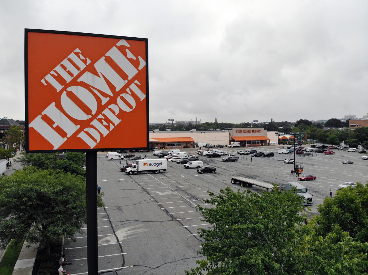 Home Depot beats Q1 earnings expectations; Kohl’s, JC Penney disappoint