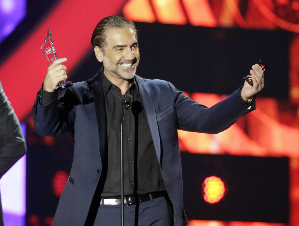 Alejandro Fernandez en 2016 cuando recibió el Premio al Salón de la Fama, durante los premios Latin Billboard. (AP)