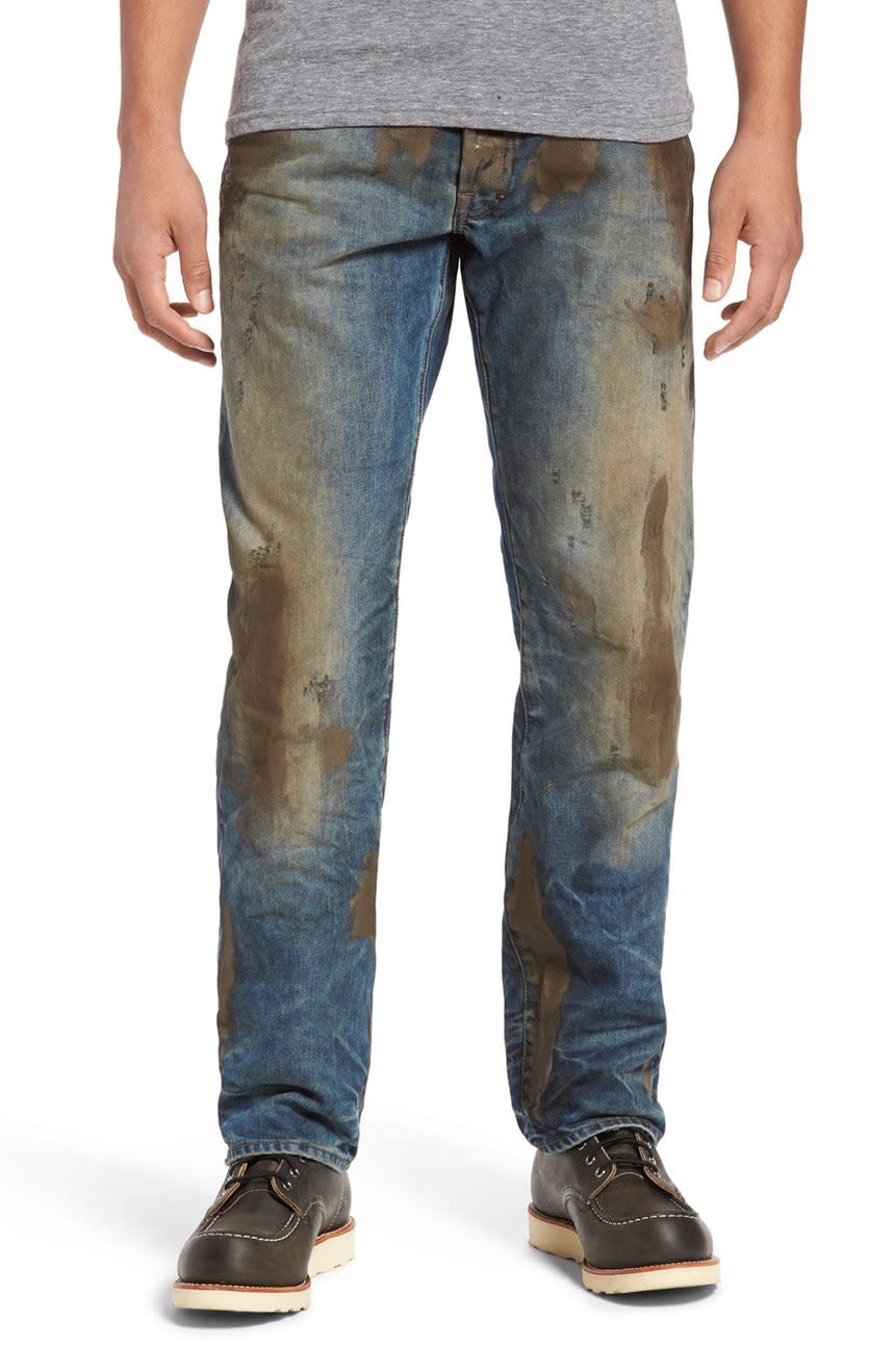 <p>Pourquoi se salir quand on peut dépenser 390€ pour avoir l’air sale ? <em>(Photo</em> <a rel="nofollow noopener" href="http://shop.nordstrom.com/s/prps-barracuda-straight-leg-jeans/4457245?origin=category-personalizedsort&fashioncolor=INDIGO" target="_blank" data-ylk="slk:via Nordstrom;elm:context_link;itc:0;sec:content-canvas" class="link "><em>via Nordstrom</em></a><em>)</em> </p>