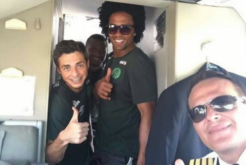 Pilot Miguel 'Micky' Quiroga issued an urgent plea for help moments before the crash. This was the last photo taken with him and some of the Brazilian footballers on the flight. Photo: @noticiasfides