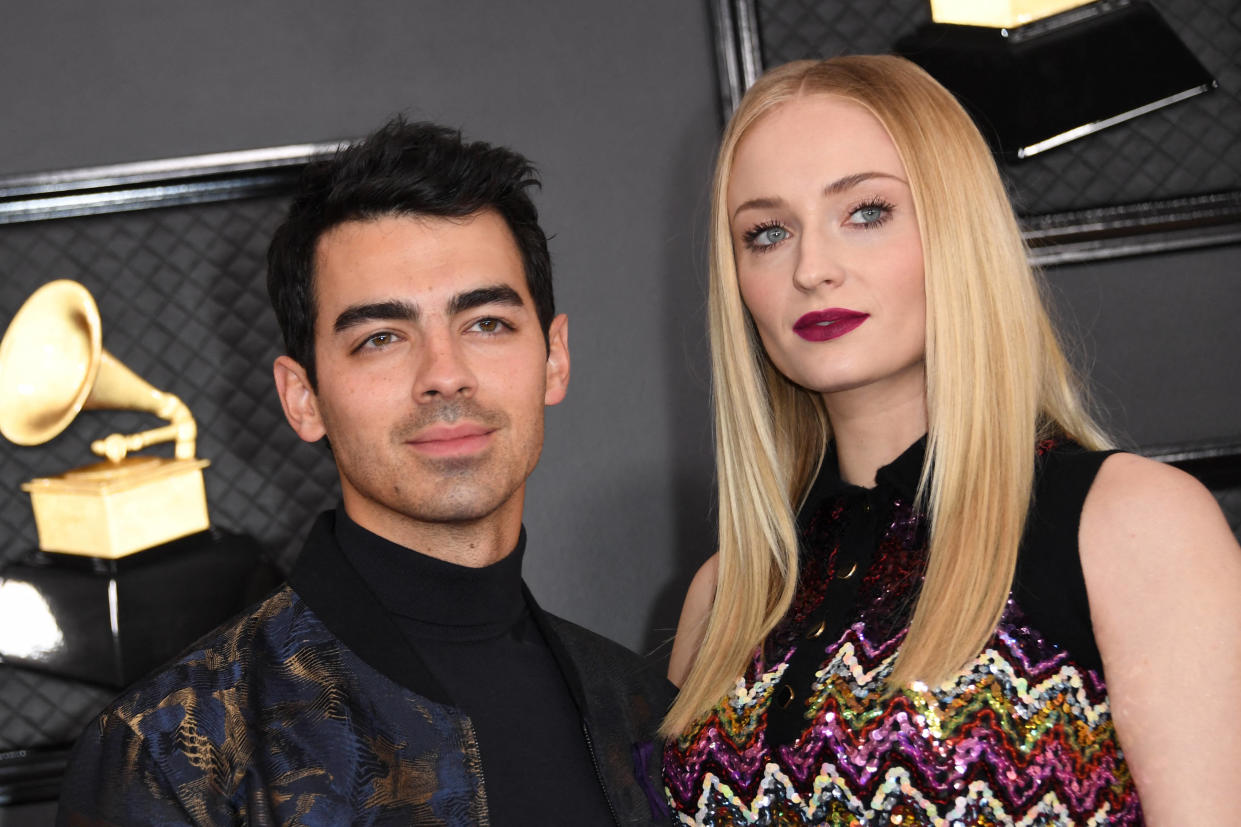 Joe Jonas parle de son divorce avec Sophie Turner pour la première fois en public. 