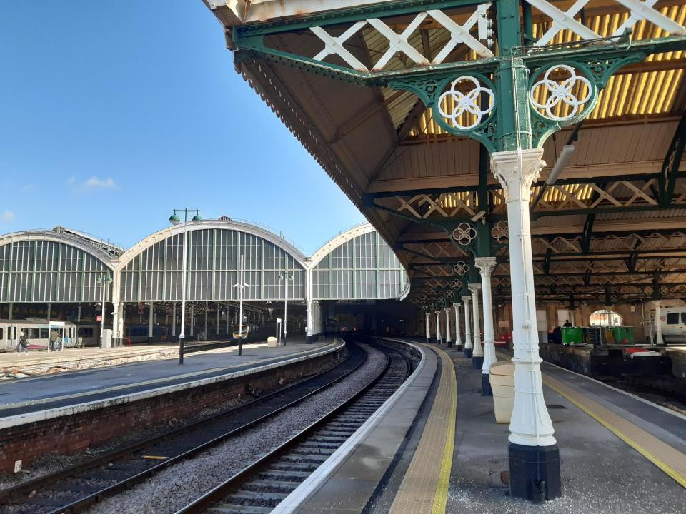 The curving approach to Hull's Paragon Station - platform one is to the right (Photo: Alex Wood)