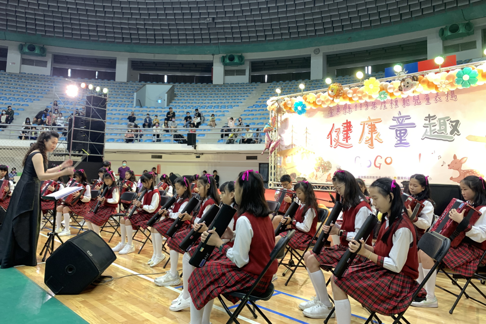 臺東縣東海國小兒童樂隊現場演奏為現場觀眾帶來精彩表演