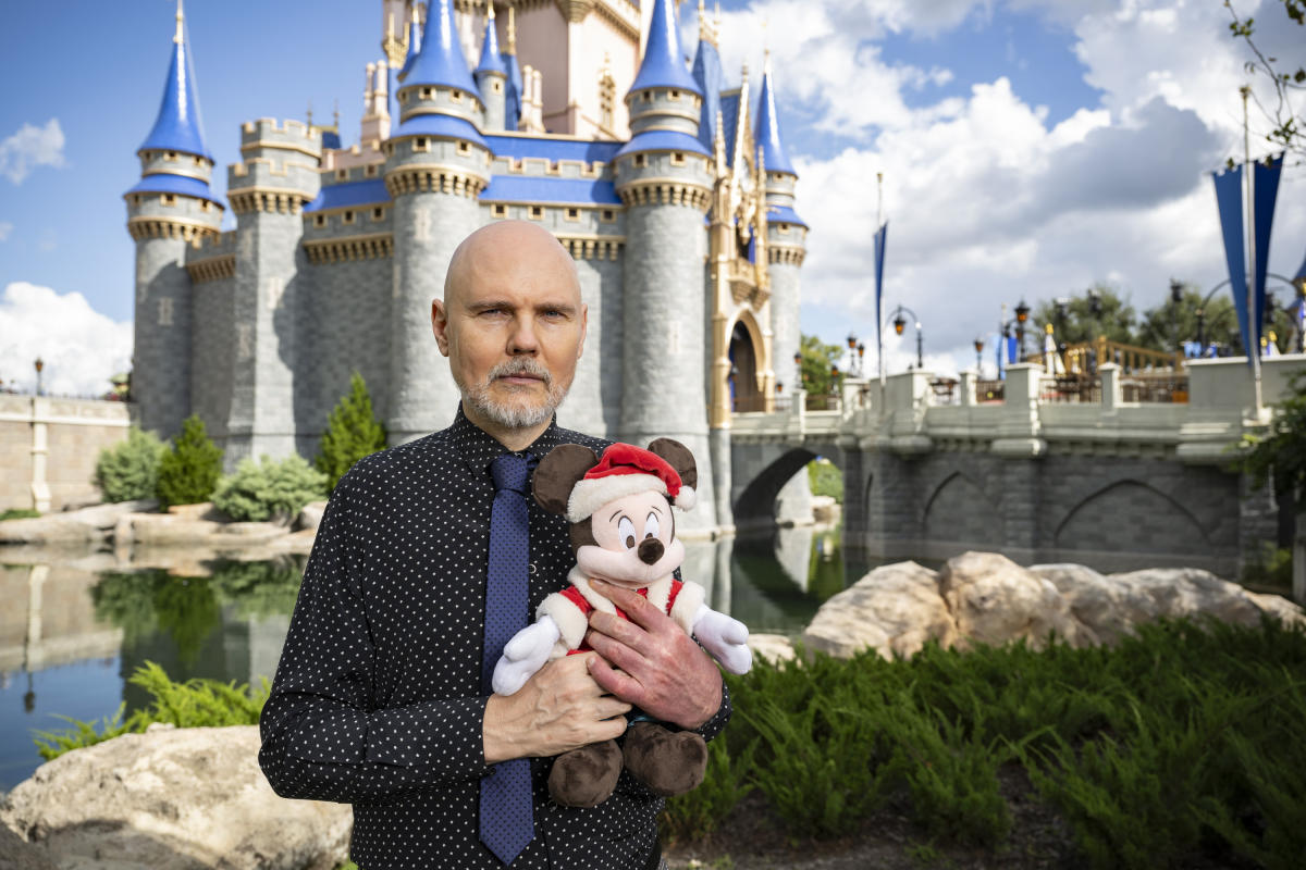 Smashing Pumpkins s Christmas carol on a Disney special confounded