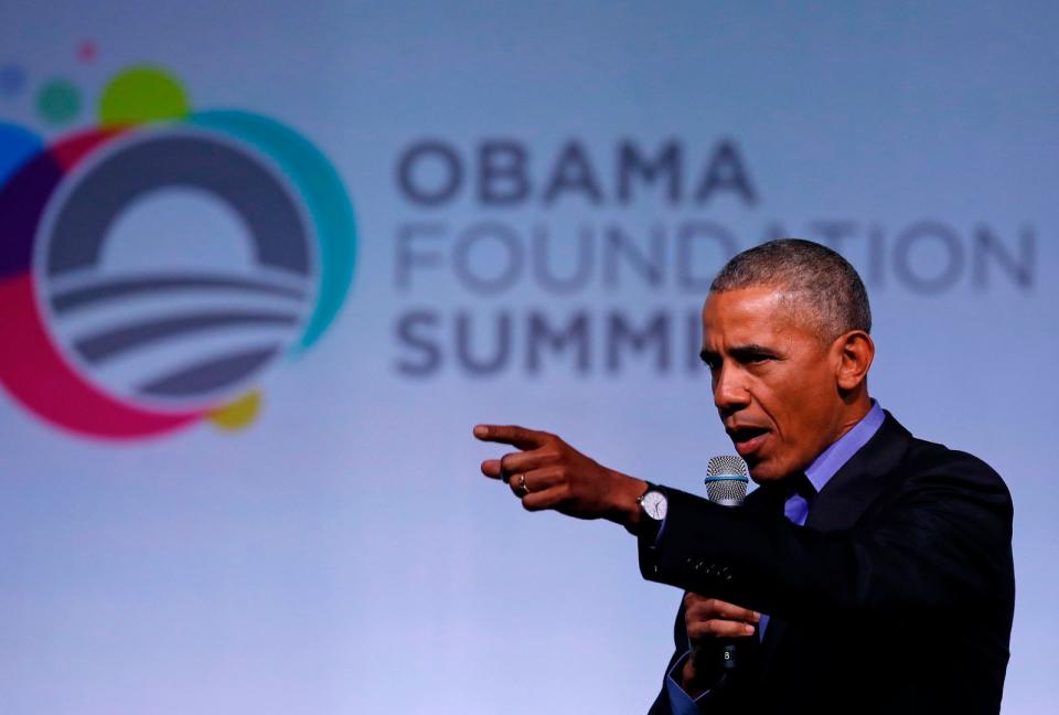 Bereits 2014, während seiner Präsidentschaft, rief Obama die Stiftung "Obama Foundation" ins Leben, die drei Jahre später ihre Arbeit aufnahm (Bild). Die Stiftung vergibt Stipendien und überwacht den Bau des Barack Obama Presidential Center in Chicago. Dort soll unter anderem die geplante Präsidentenbibliothek unterkommen. (Bild: Jim Young/AFP via Getty Images)