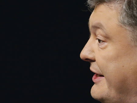 Ukrainian President Petro Poroshenko speaks during a news conference in Kiev, Ukraine, January 14, 2016. REUTERS/Gleb Garanich