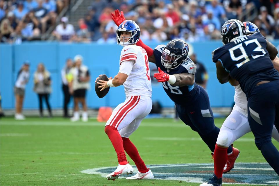 Tennessee defensive tackle Jeffery Simmons sacks Giants quarterback Daniel Jones Sunday.