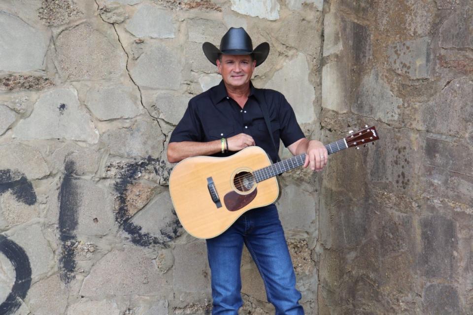 Tracy Byrd became a household name on the country music scene in 1993 when his single "Holdin' Heaven" hit #1 on the Billboard Country Charts.
