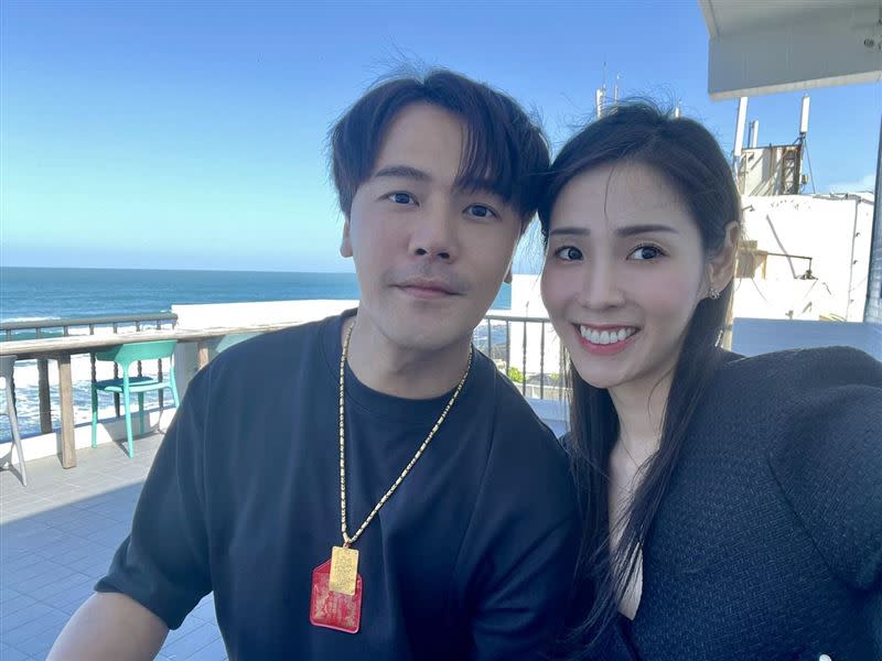 黃文星與老婆張筑涵結婚近11年。（圖／翻攝自黃文星臉書）