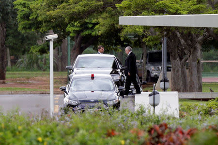 Brazil's President Michel Temer leaves the Jaburu Palace in Brasilia, Brazil, November 25, 2016. REUTERS/Ueslei Marcelino