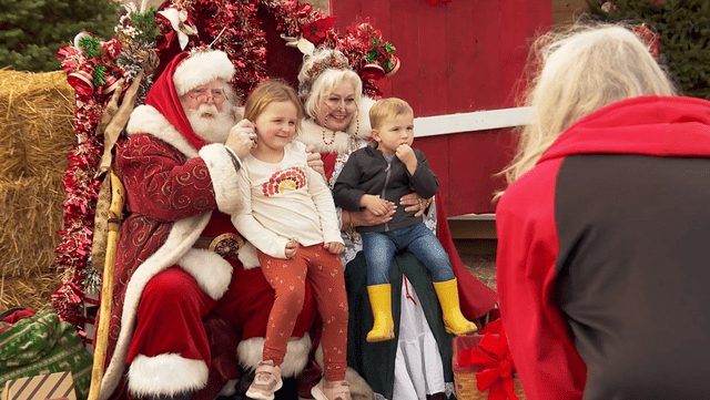<p>ABC</p> Santa visits Minnesota early on 'The Bachelor'