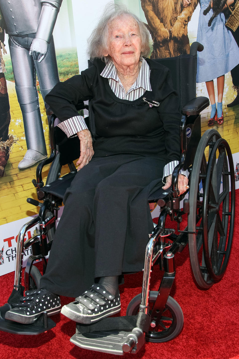 FILE - In this Sept. 15, 2013 file photo, actress Ruth Duccini arrives at the world premiere of "Wizard of Oz" 3D at the TCL Chinese Theatre, in Los Angeles. Ruth Robinson Duccini, one of the original Munchkins from the 1939 movie "The Wizard of Oz," has died, Thursday, Jan. 16, 2014. She was 95. (Photo by Paul A. Hebert/Invision/AP, File)