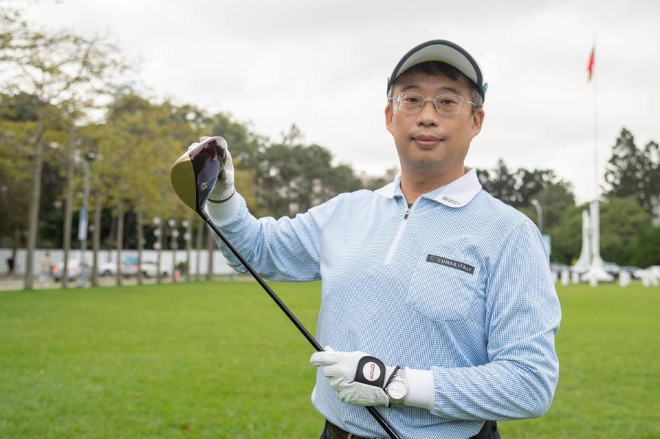 「流體機械」專班主任陳玉彬表示，製造高爾夫球桿頭的復盛應用是台灣的隱形冠軍。（清華大學提供）